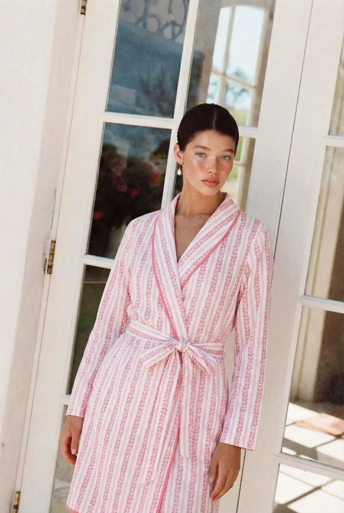 Pima Short Robe in Winterberry Jasmine Vine